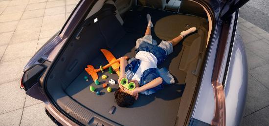 董璇力荐的超模轿跑 星海S7正式上市