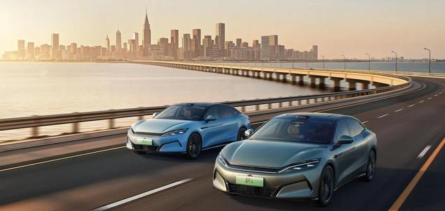 20万预备颤抖:比亚迪汉L这次升级,不只是换颜色这么简单