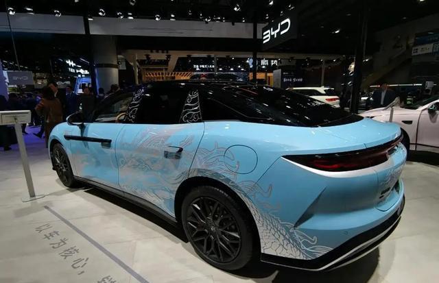 20万预备颤抖:比亚迪汉L这次升级,不只是换颜色这么简单