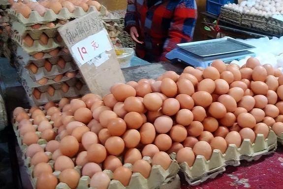 煮鸡蛋总破壳让我抓狂，试了加盐冷水法，没想到8分钟出锅全完美