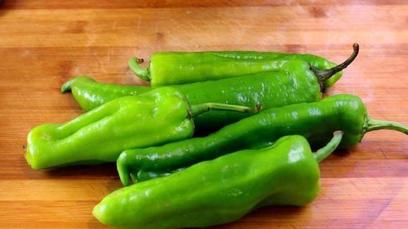 青椒酿肉香翻天,8分钟出锅全家抢,四川人最爱这口辣