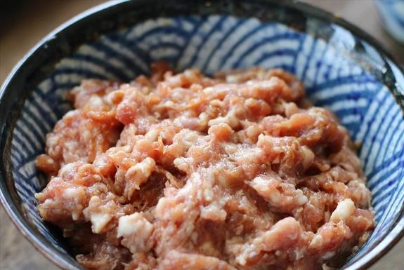 青椒酿肉香翻天,8分钟出锅全家抢,四川人最爱这口辣