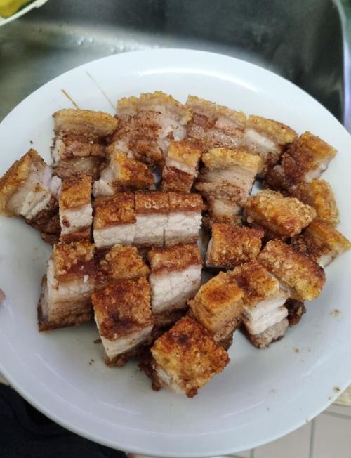 烤箱烤脆皮烧猪肉？烤箱做脆皮烧肉