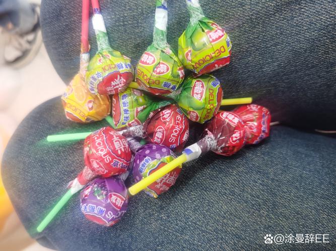 七彩棒棒糖都有哪些颜色？七彩颜色的棒棒糖