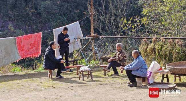 一家三口被拐 父女分离31年终重聚 跨越三代的团聚时光