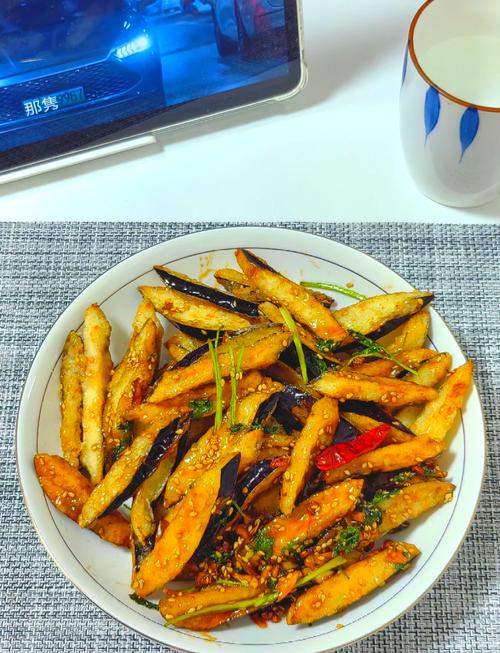 素炒茄子最简单的做法？素炒茄子最简单的做法大全窍门