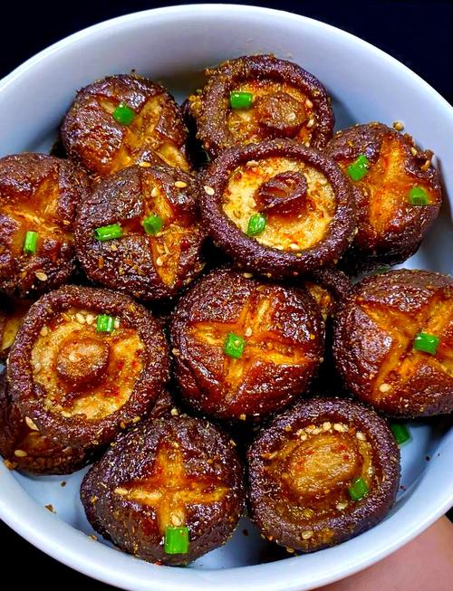 烤香菇为什么会出水？香菇烤出来的水能吃吗