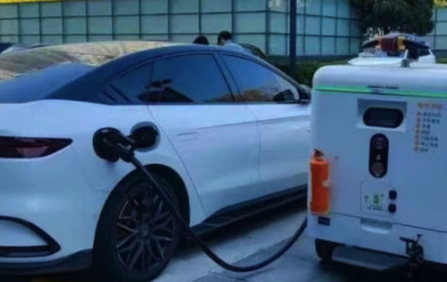 告别“车找桩”！北京朝阳智能移动充电车成新样本