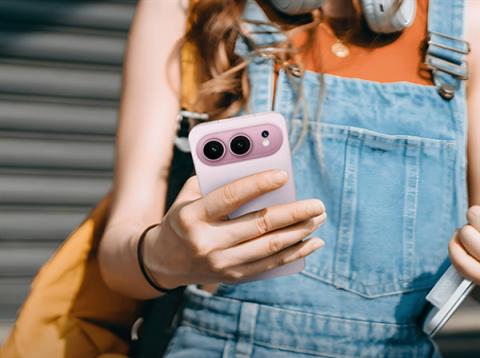 不踩坑的大学生数码套装：荣耀500系列影像/性能拉满 耳机戴一天不疼(图4)