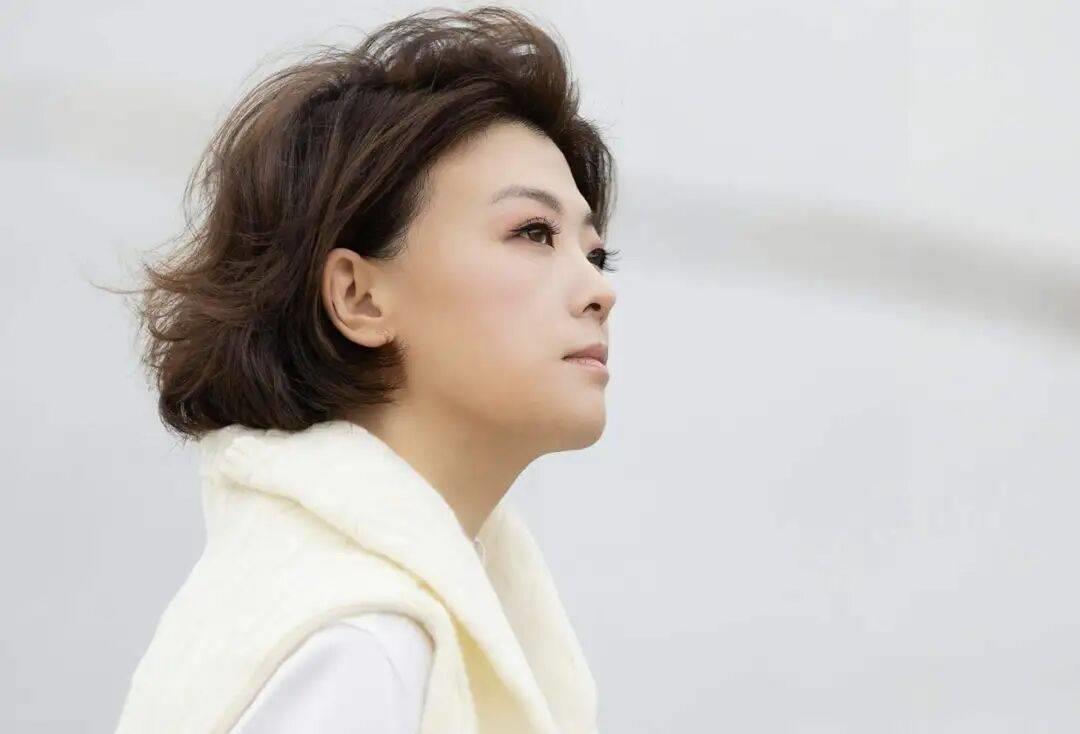 香港知名女星曾拒绝主演《杨贵妃》，遭家暴强忍20年，公开儿子患自闭症