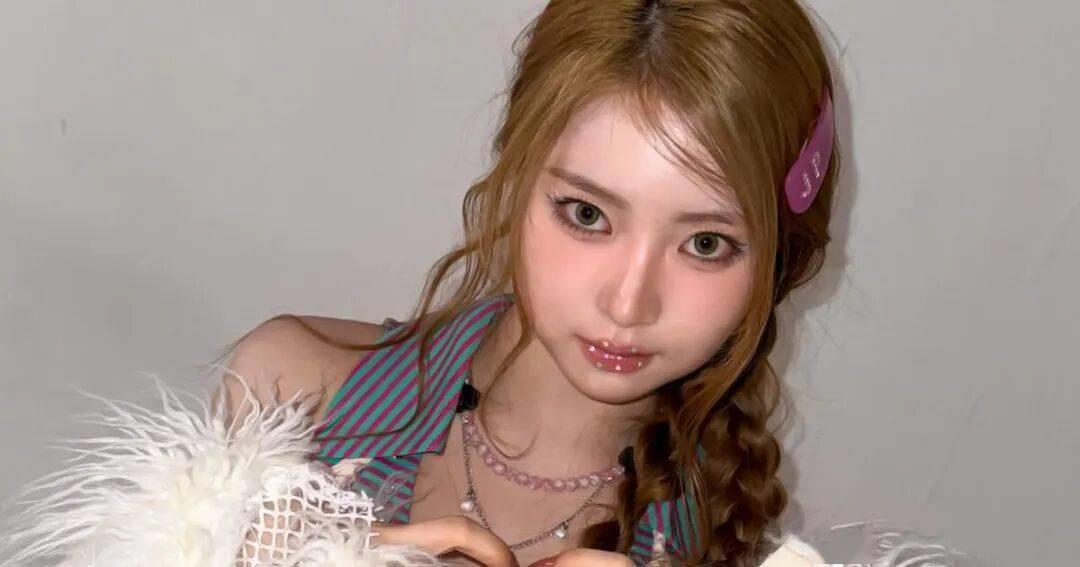 她被韩网友深扒曝光：“太妹气质”藏不住，当年就因言行粗鲁闻名！