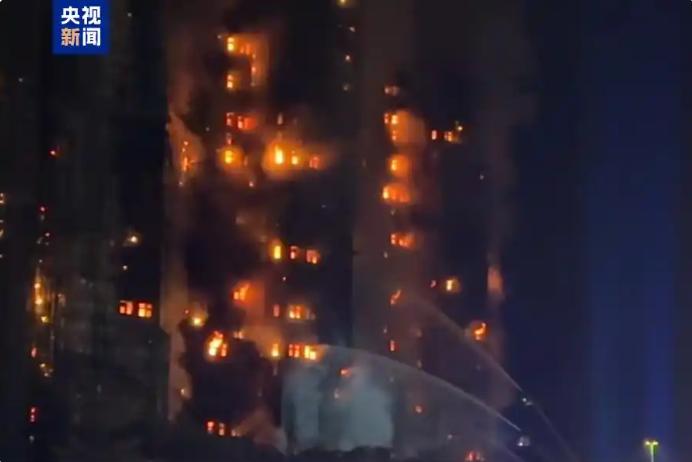 香港大埔火灾酿55死惨剧 老旧小区消防安全敲响警钟