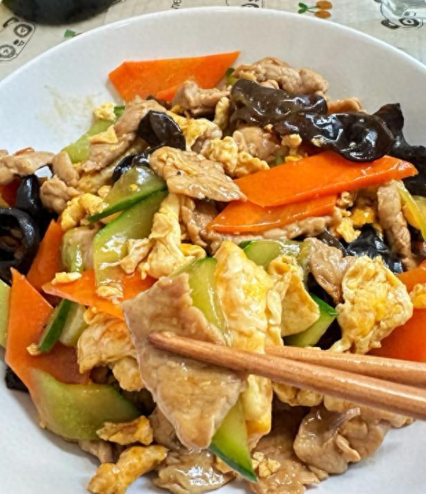 这周转冷，记得多吃肉，这7道荤素搭配的菜换着吃，暖身强免疫