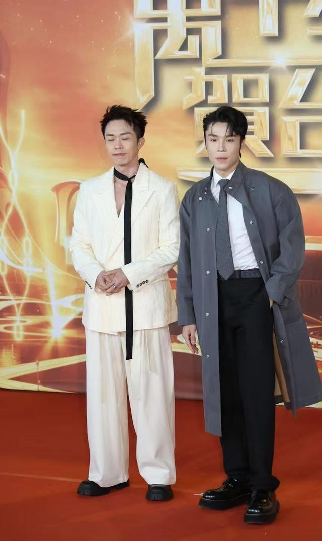 TVB小生开拍新剧艳福不浅！演花心男被四女神相争，剧情引人期待