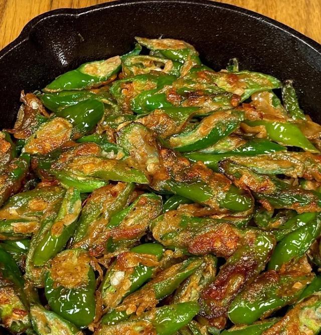 线椒炒鸡蛋：口感鲜嫩、色香俱佳的经典家常菜！