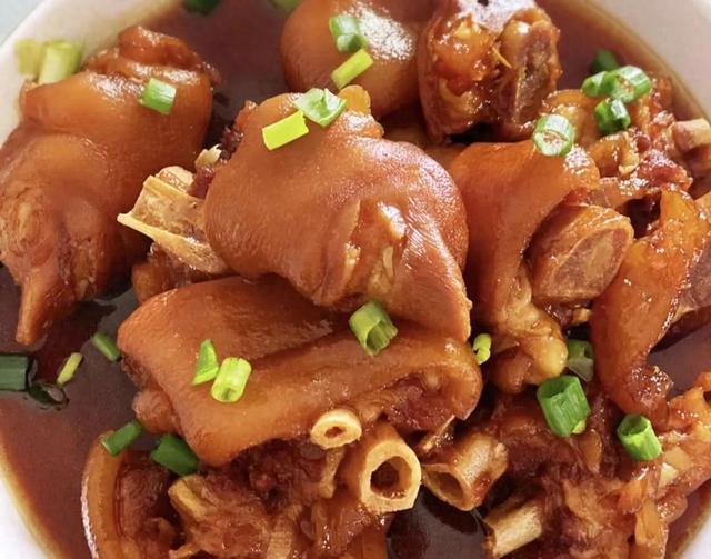 猪脚想要好吃，不要乱加大料，教你详细红烧猪脚，吃一次忘不了！