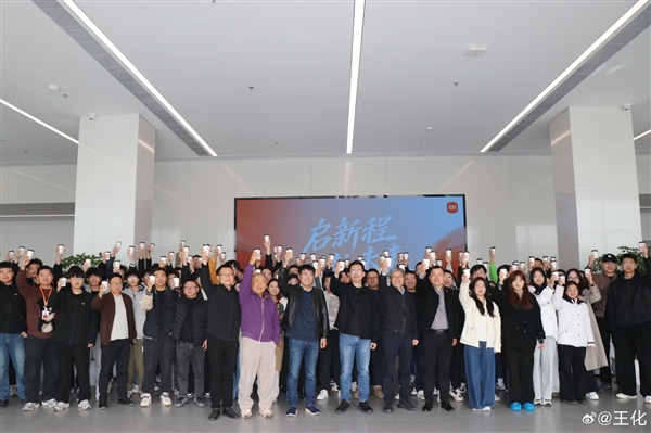 刘强东称捐物资无需汇报！京东紧急驰援香港火灾：首批物资连夜送达(图3)