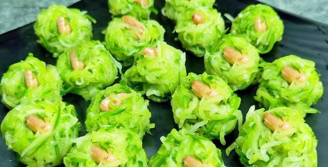 冬天使劲吃，维C含量是梨的8倍，5毛1斤的“菜王”，分享3种做法