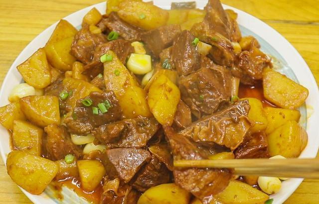 冬天，少吃红薯南瓜多吃它，高钾低热量，比红薯通便，比芋头养人