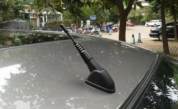 旧式火车的车顶上为什么有天线呢？旧式火车的车顶上为什么有天线呢视频