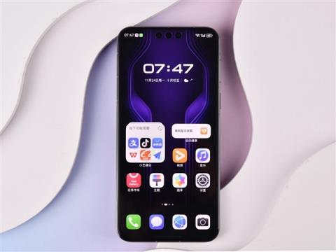 华为Mate80RS非凡大师上手：一部细节体验拉满的大师旗舰(图4)