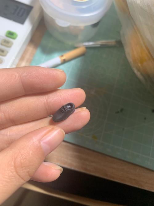 皮鞋老是粘土怎么办？皮鞋用什么擦不粘土