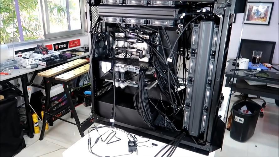 如何自己做电脑组装机器?需要哪些步骤和工具?