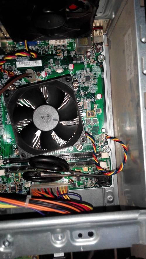 组装电脑时为何需防静电?如何正确处理静电?