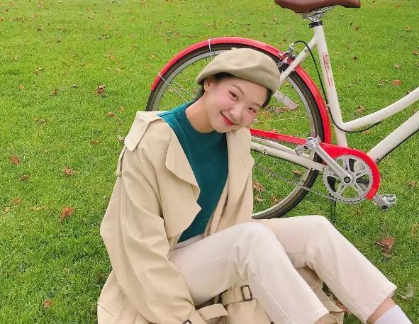 卡其绿配什么颜色最好看?卡其绿色适合什么肤色