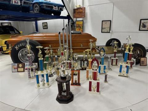 美国人真的造出过“棺材车”：还能合法开上路(图8)