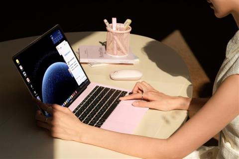 拂晓粉、瑞红双色焕新!两款新配色鸿蒙电脑今日开售 生产力拉满(图2)