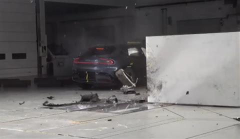 小米YU725%小偏置碰撞测试实拍！雷军：“丢轮保命”为安全 不是轮毂不坚固(图6)