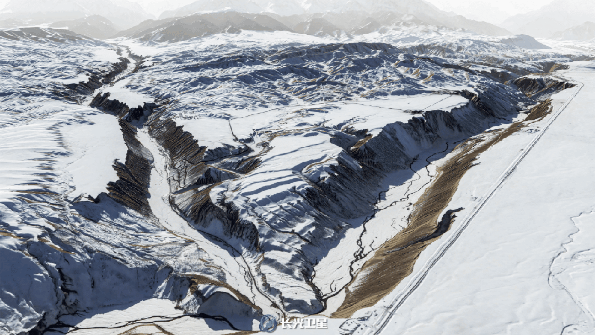 卫星俯瞰人迹罕至的新疆安集海大峡谷:如同七彩画卷(图2)
