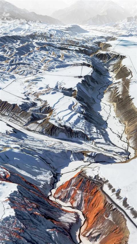 卫星俯瞰人迹罕至的新疆安集海大峡谷:如同七彩画卷(图5)