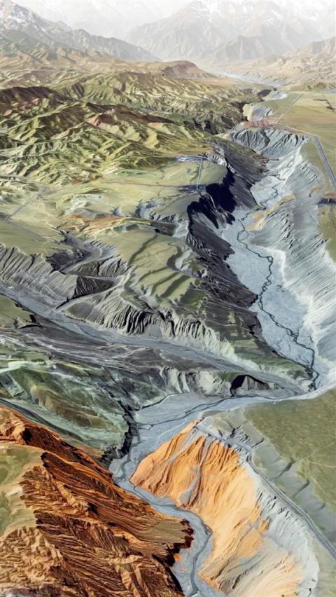 卫星俯瞰人迹罕至的新疆安集海大峡谷:如同七彩画卷(图6)