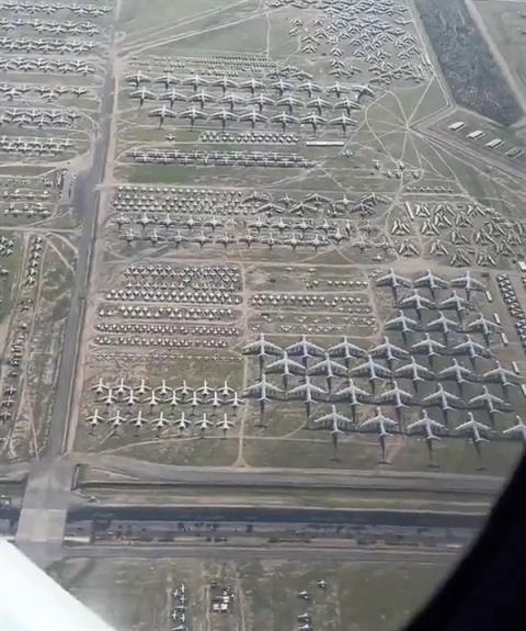 飞机上俯瞰美国飞机墓地：密密麻麻 蔚为壮观(图2)