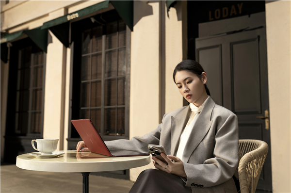 拂晓粉、瑞红双色焕新！两款新配色鸿蒙电脑今日开售 生产力拉满