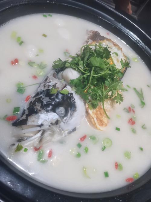 清炖鱼的简单做法是什么??清炖鱼的做法简单又好吃