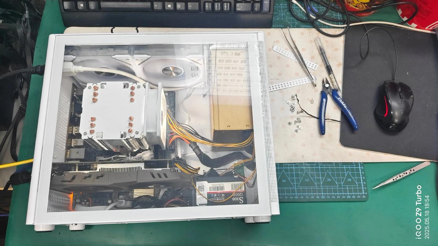 如何组装一台白色的电脑?步骤是什么?