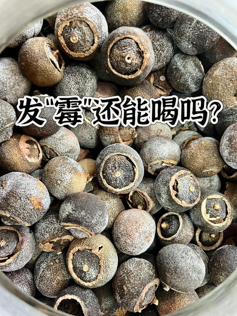 橘子剥开里面的白霜是什么?橘子剥开里面有褐色黏黏