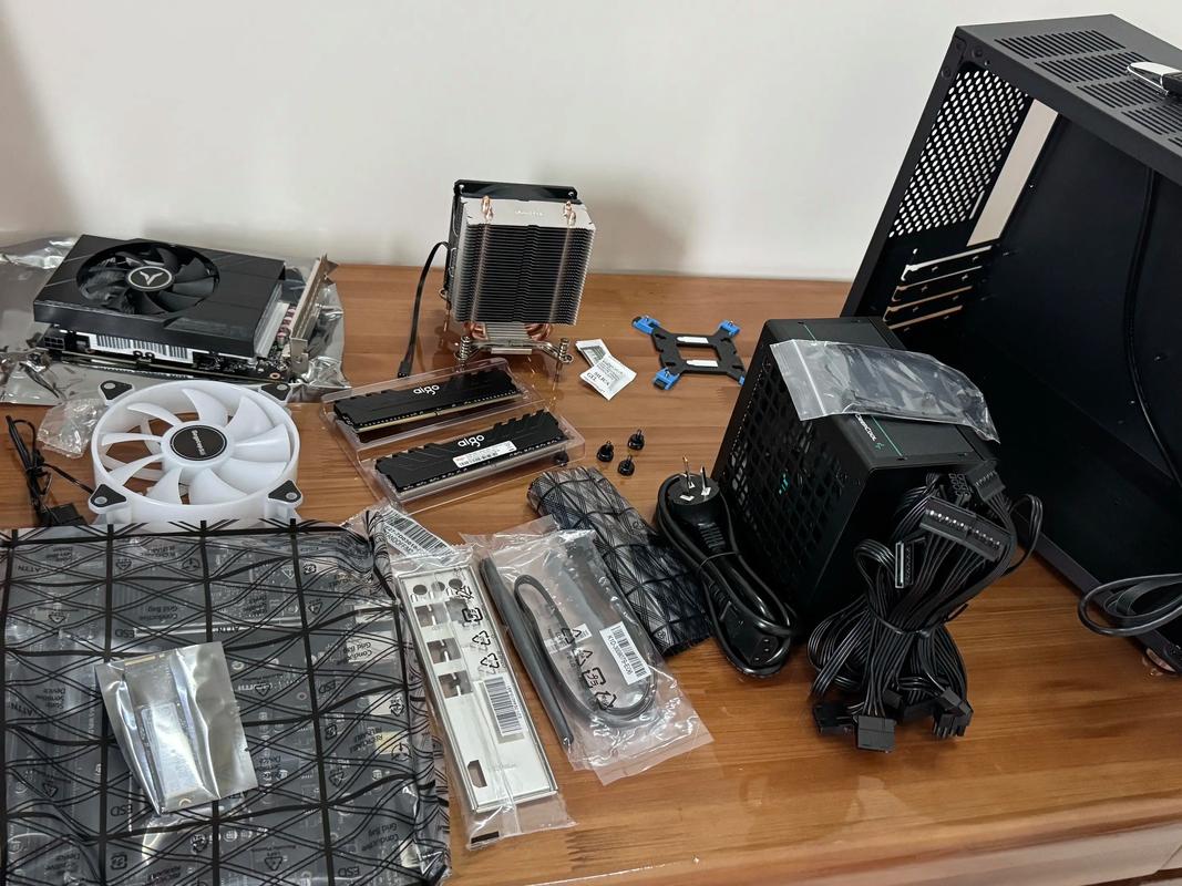 如何购买电脑零件？如何自己组装电脑？