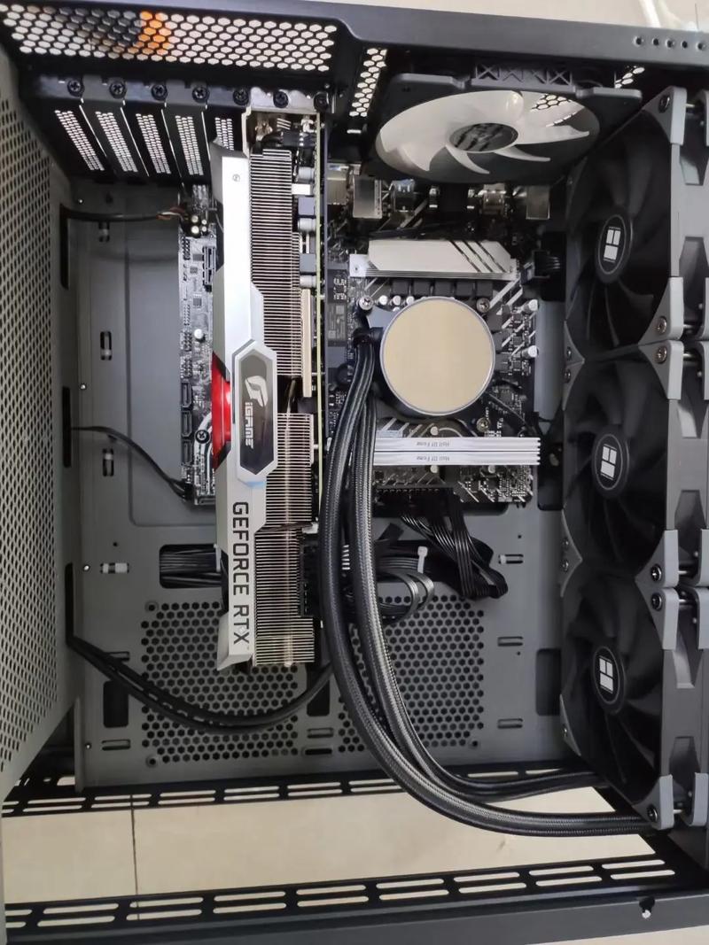 如何组装一个简单的电脑?需要哪些步骤?