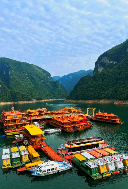 清江画廊怎么玩,要走路吗还是坐船完？清江画廊 攻略