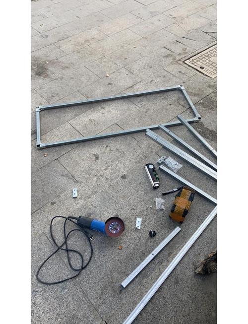 抽屉式电脑桌如何组装?需要哪些工具?