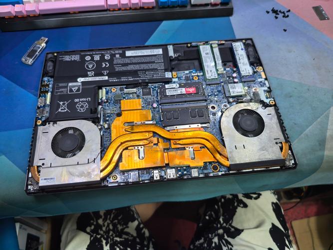 雷神显示器如何选择?组装电脑的步骤是什么?