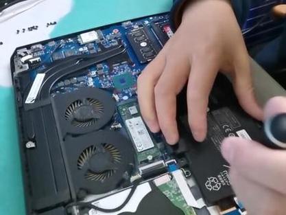 雷神显示器如何选择?组装电脑的步骤是什么?