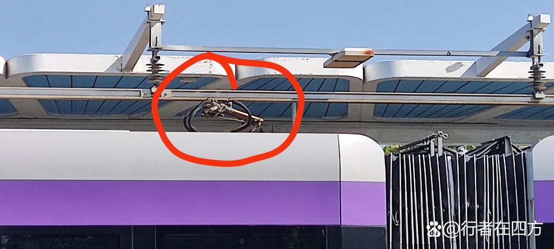 火车上面的天线是干嘛的？火车天线干什么用的