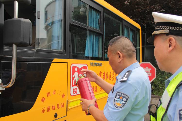 开校车用资格证吗?开校车的资格