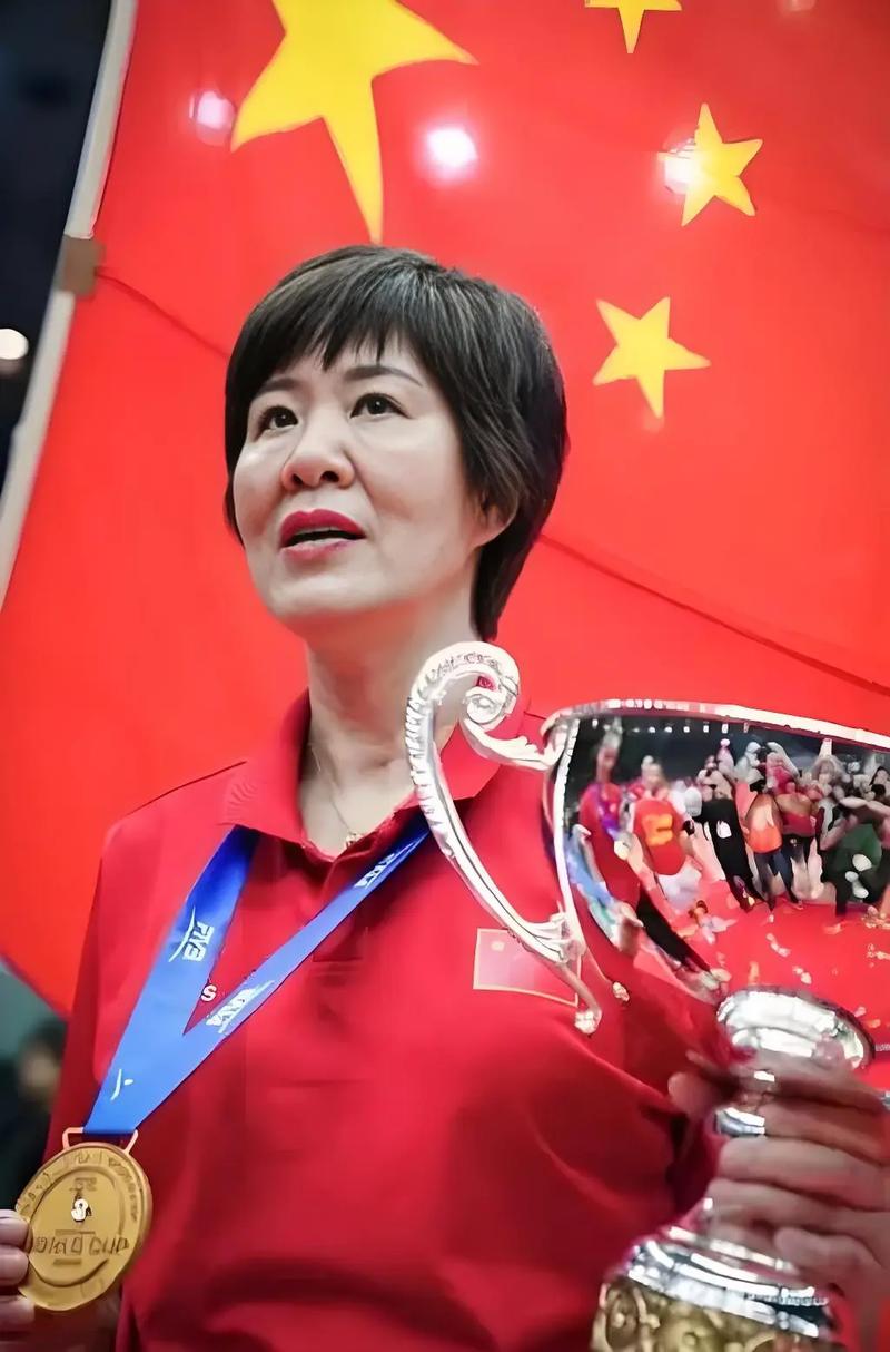 郎平在美国当女排教练年薪多少万？郎平什么时候当美国女排教练