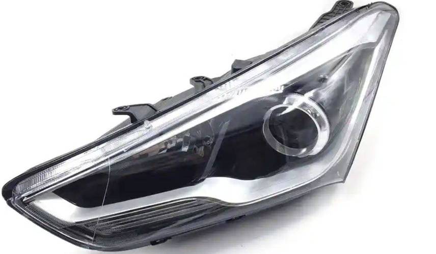 汽车大灯玻璃的好还是塑料的好?汽车大灯玻璃容易碎吗